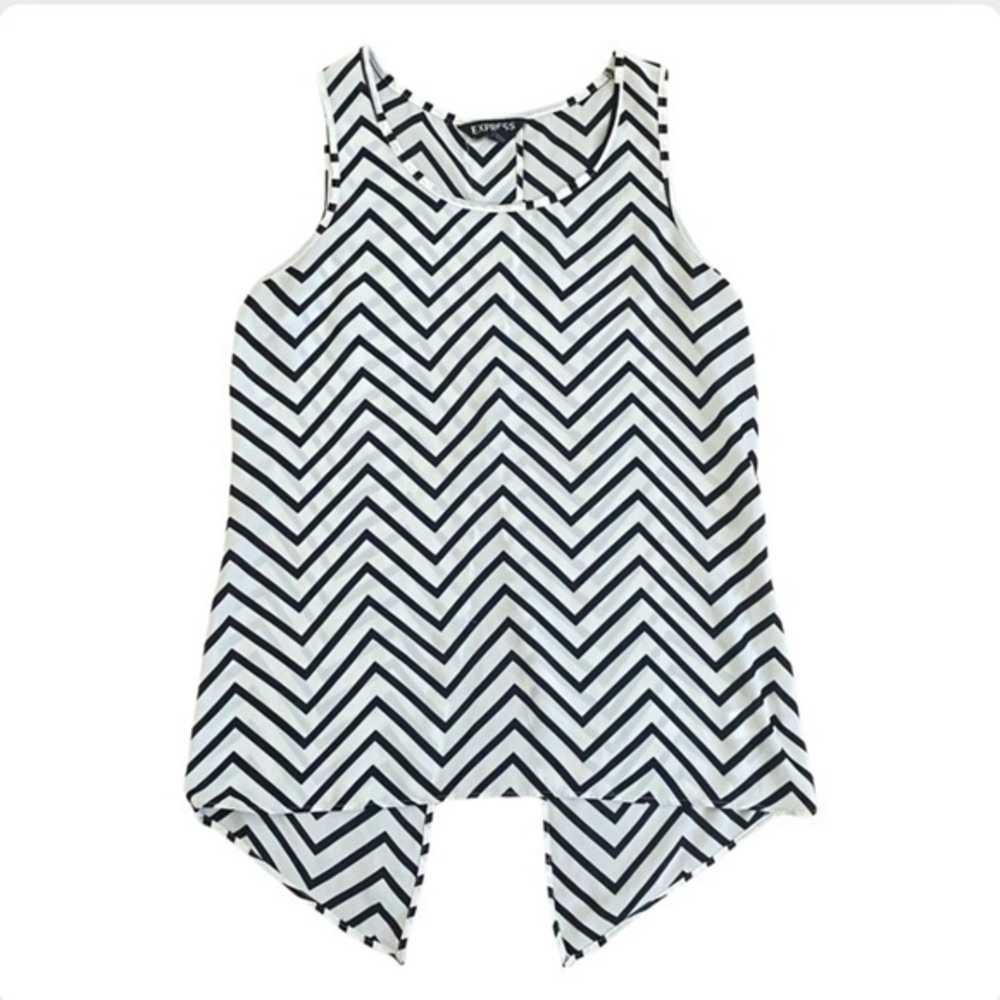 EXPRESS Chevron Black & White Zig Zag  Sleeveless Blouse Tank Top
